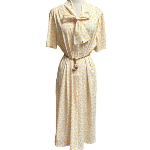 Vintage 1980s Yellow Leopard Print Popover Pussybow  1/4 Button Up Dress - Picture 1 of 8